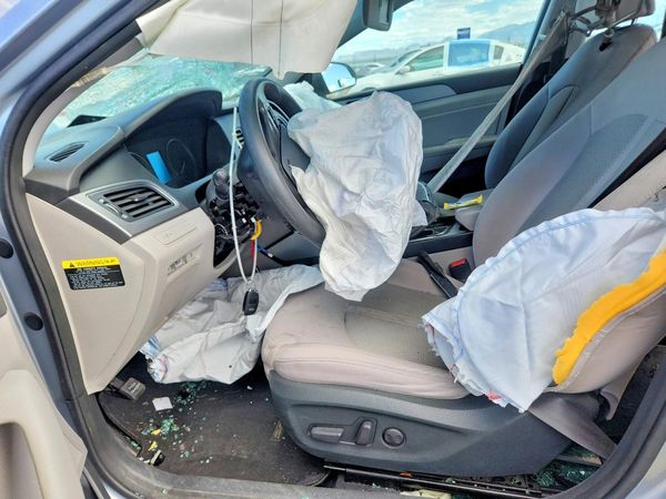 2015 HYUNDAI SONATA SE, ECO — DENT