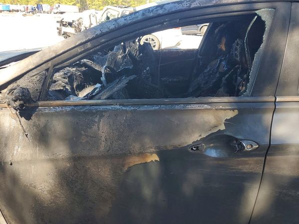 2012 HYUNDAI SONATA Middle level — DENT