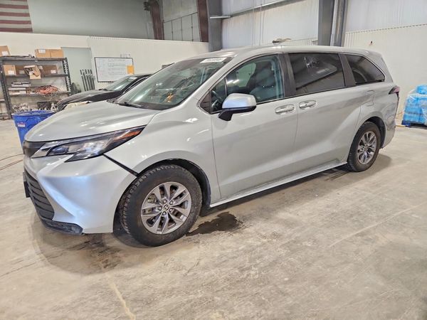 2022 TOYOTA SIENNA — DSFA — Front 3/4