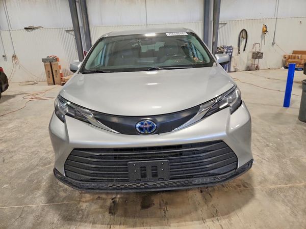 2022 TOYOTA SIENNA LE — DIRF