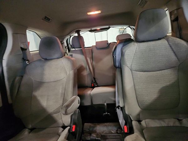 2022 TOYOTA SIENNA LE — SUVN
