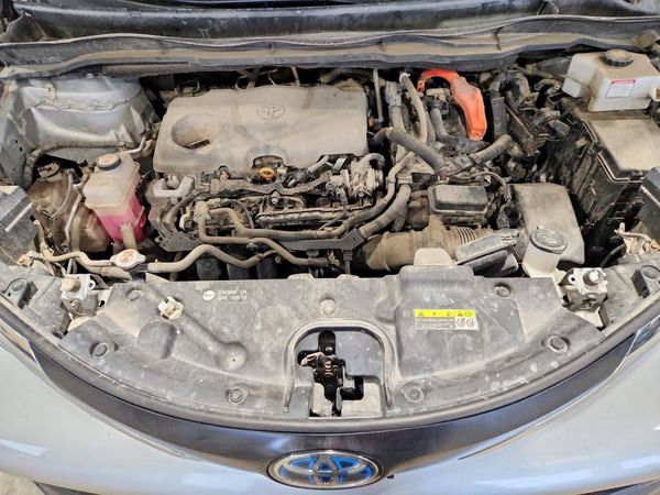 2022 TOYOTA SIENNA LE — Engine bay