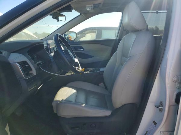 2022 NISSAN ROGUE SV — DENT