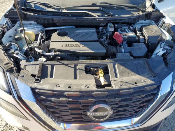 2022 NISSAN ROGUE SV — Engine bay
