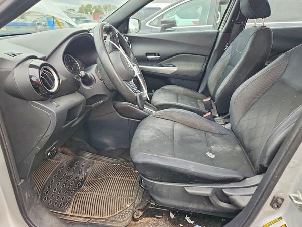 2018 NISSAN KICKS — DENT