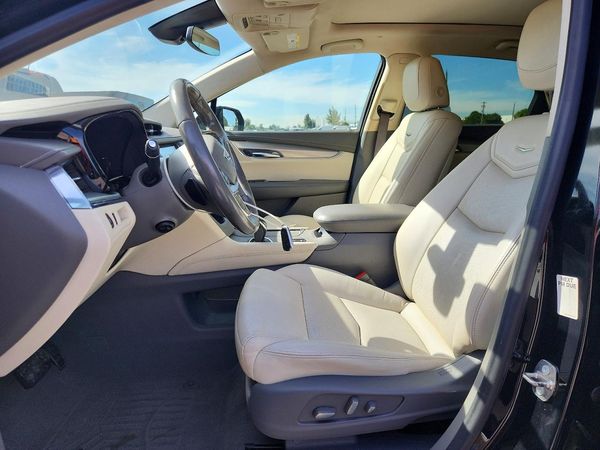 2019 CADILLAC XT5 Premium Luxury — DENT
