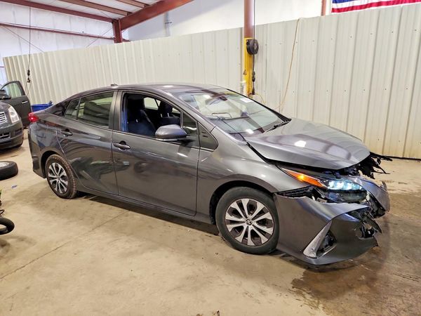 2022 TOYOTA PRIUS — Passenger 3/4