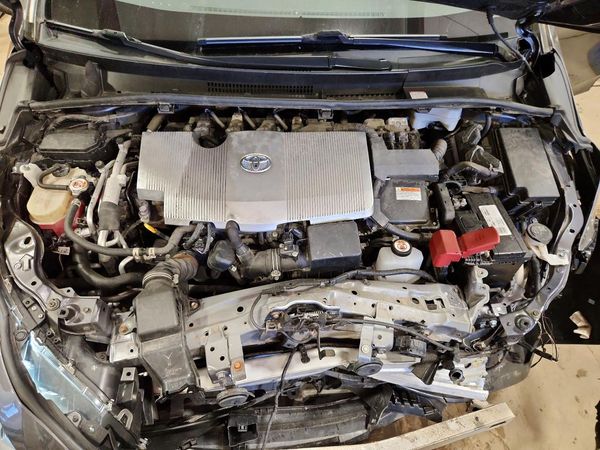 2022 TOYOTA PRIUS — Engine bay