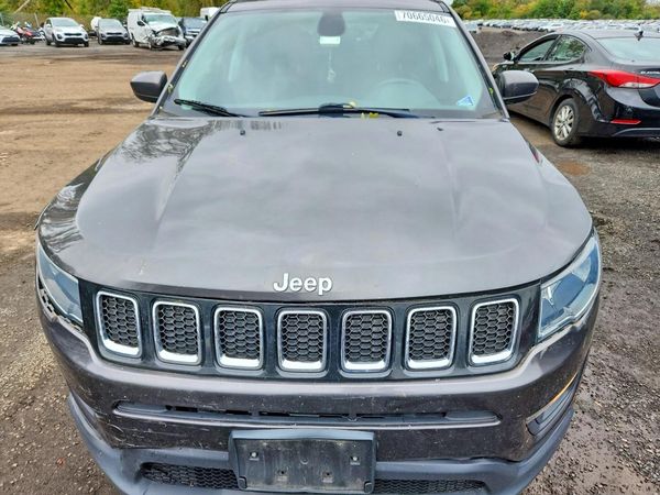 2019 JEEP COMPASS — Engine bay