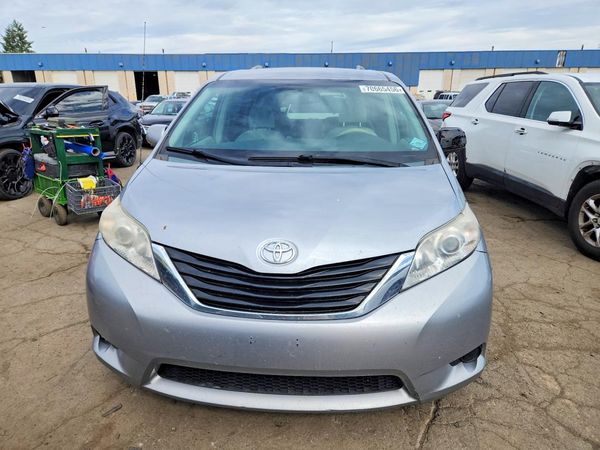 2014 TOYOTA SIENNA — DIRF
