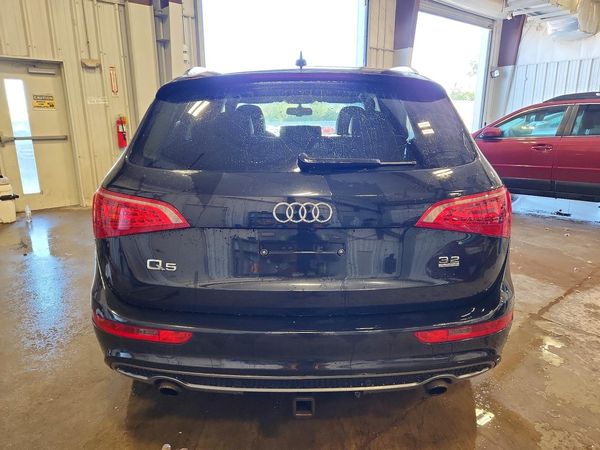 2012 AUDI Q5 Premium Plus — DIRR