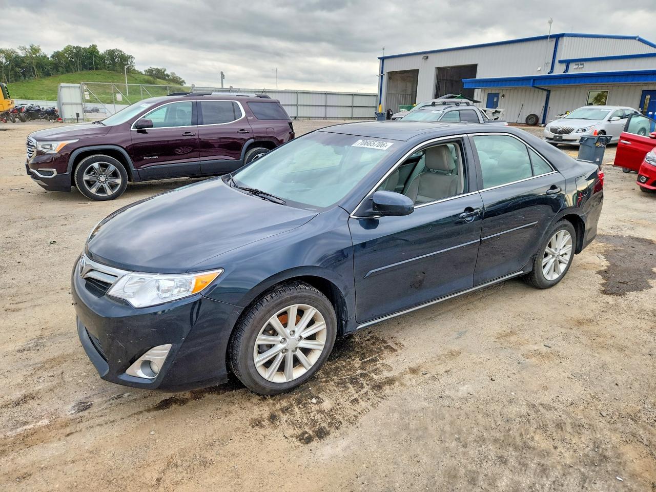 2012 TOYOTA CAMRY SOLA Hybrid — Front 3/4