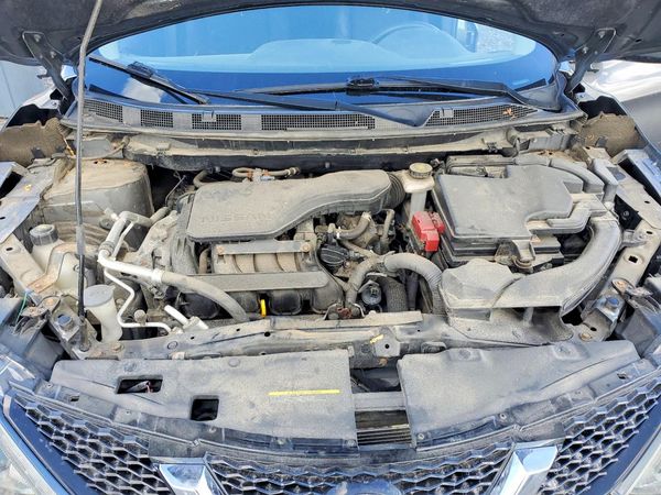 2018 NISSAN ROGUE SPORT — Engine bay