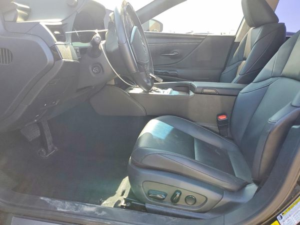 2023 LEXUS ES 300H 300h Premium — DENT