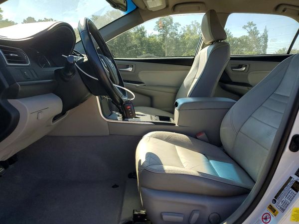 2015 TOYOTA CAMRY Hybrid — DENT