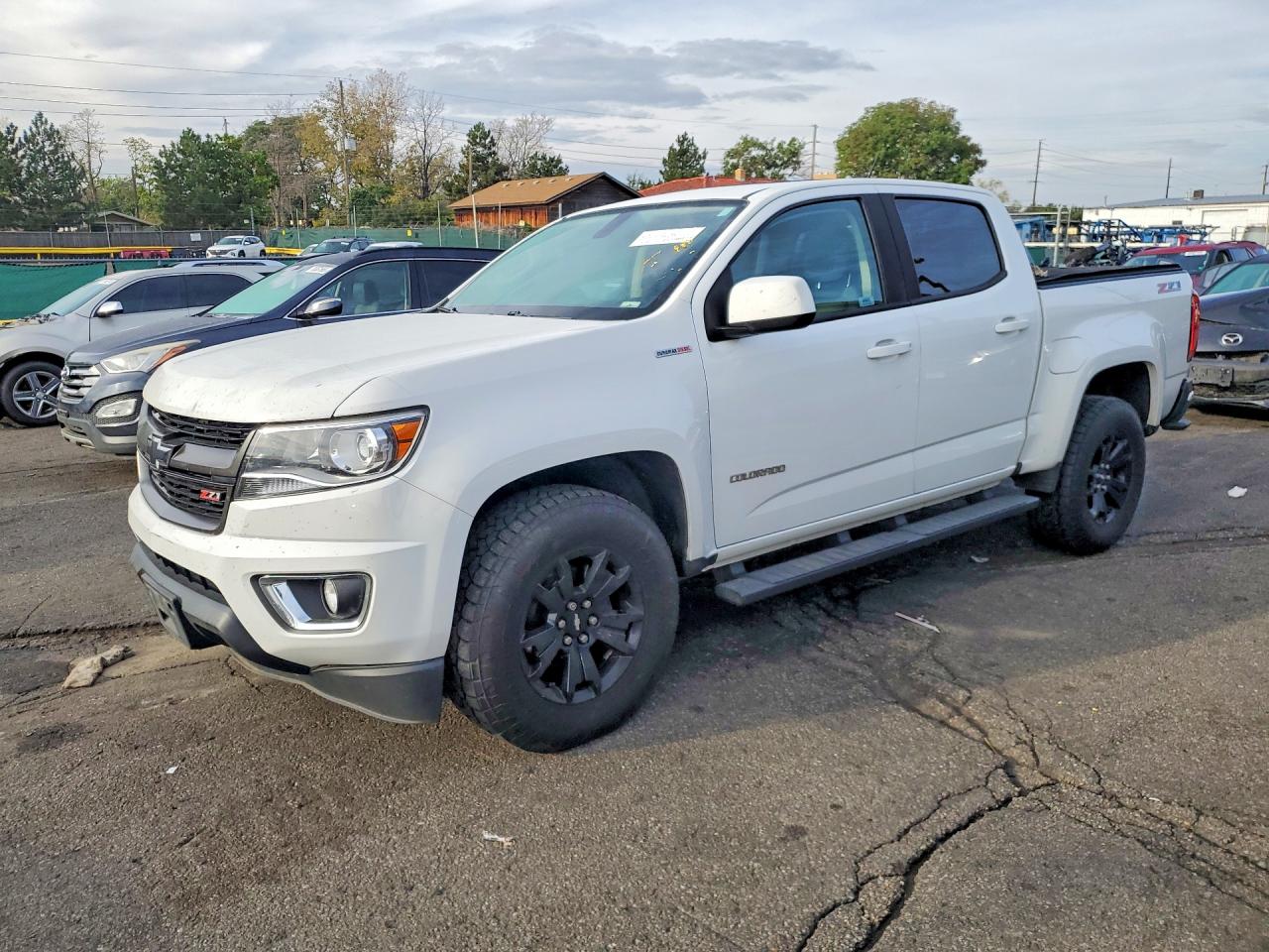 2017 CHEVROLET COLORADO Z71 — Front 3/4