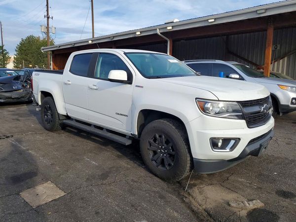 2017 CHEVROLET COLORADO Z71 — Passenger 3/4