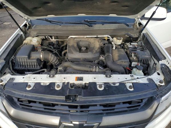 2017 CHEVROLET COLORADO Z71 — Engine bay