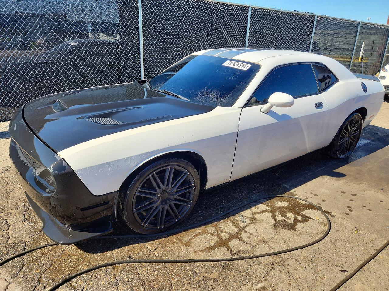 2016 DODGE CHALLENGER SXT — Front 3/4