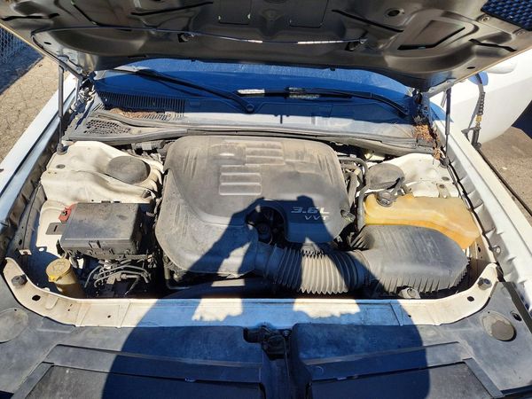 2016 DODGE CHALLENGER SXT — Engine bay