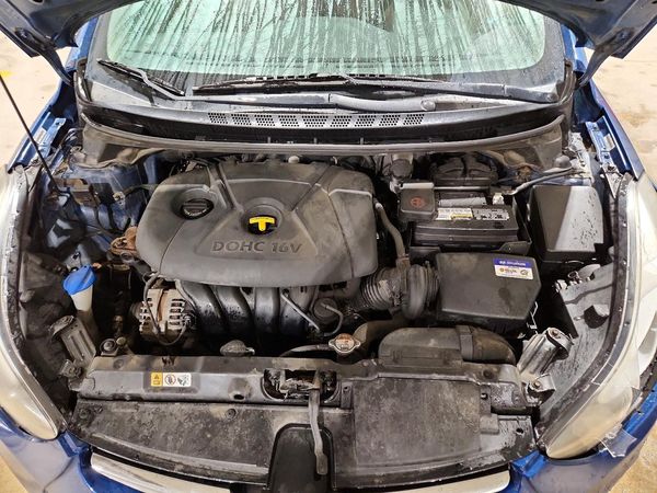 2015 HYUNDAI ELANTRA GLS(Middle) — Engine bay