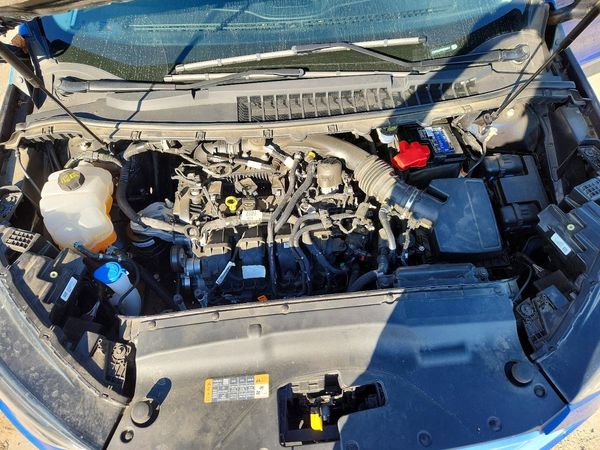 2021 FORD EDGE SEL — Engine bay