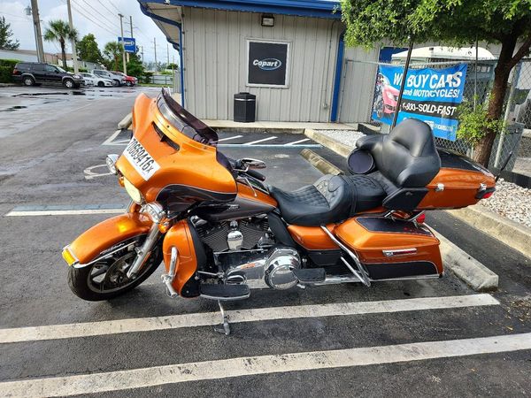 2015 HARLEY-DAVIDSON FL — LSDT