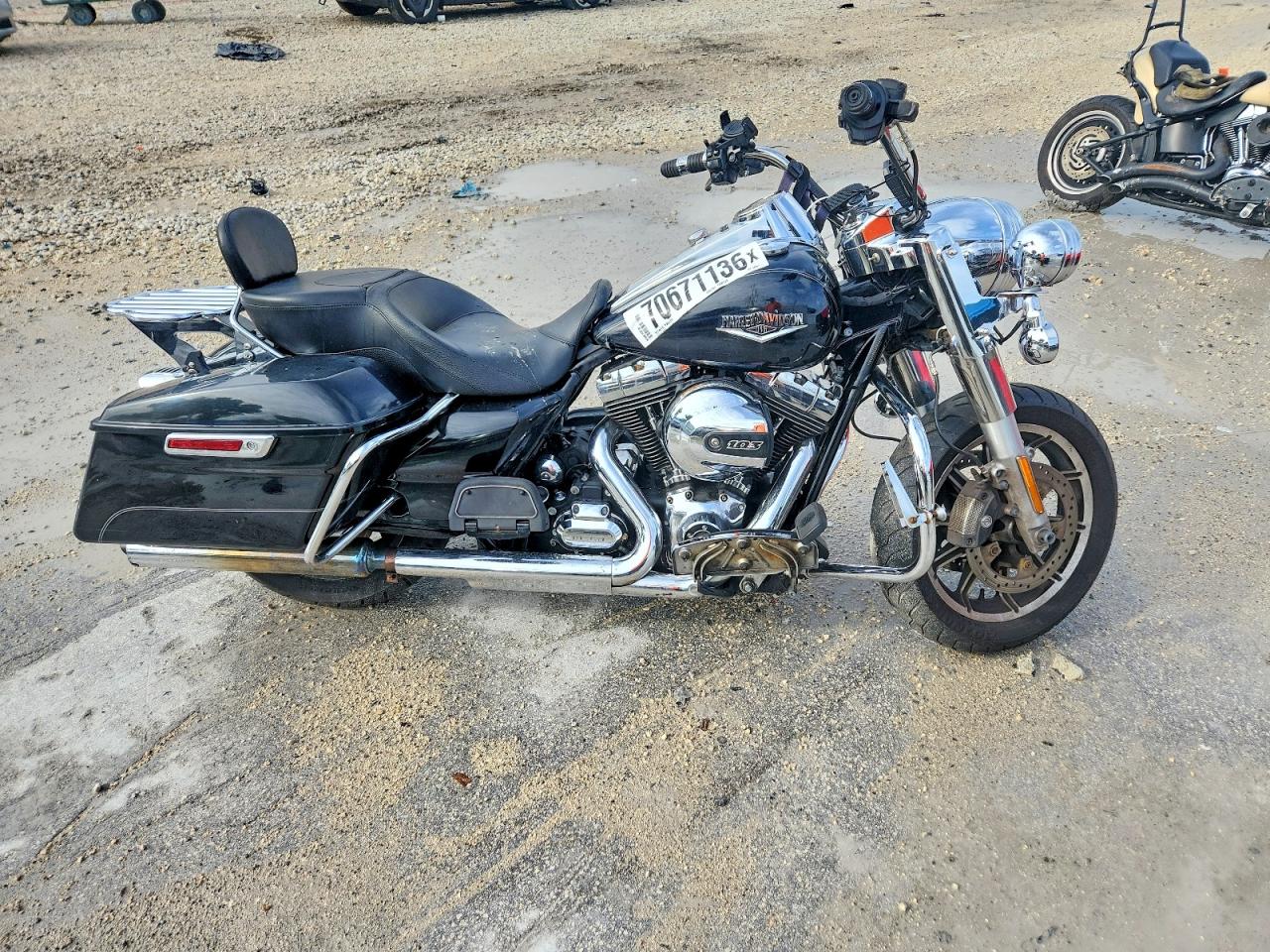 2016 HARLEY-DAVIDSON FL — RSDT