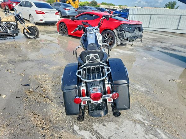 2016 HARLEY-DAVIDSON FL — DIRR