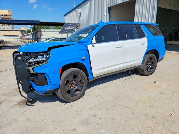 2022 CHEVROLET TAHOE FL — Front 3/4