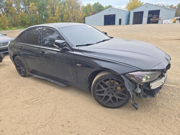 2013 BMW 328 xDrive — Passenger 3/4