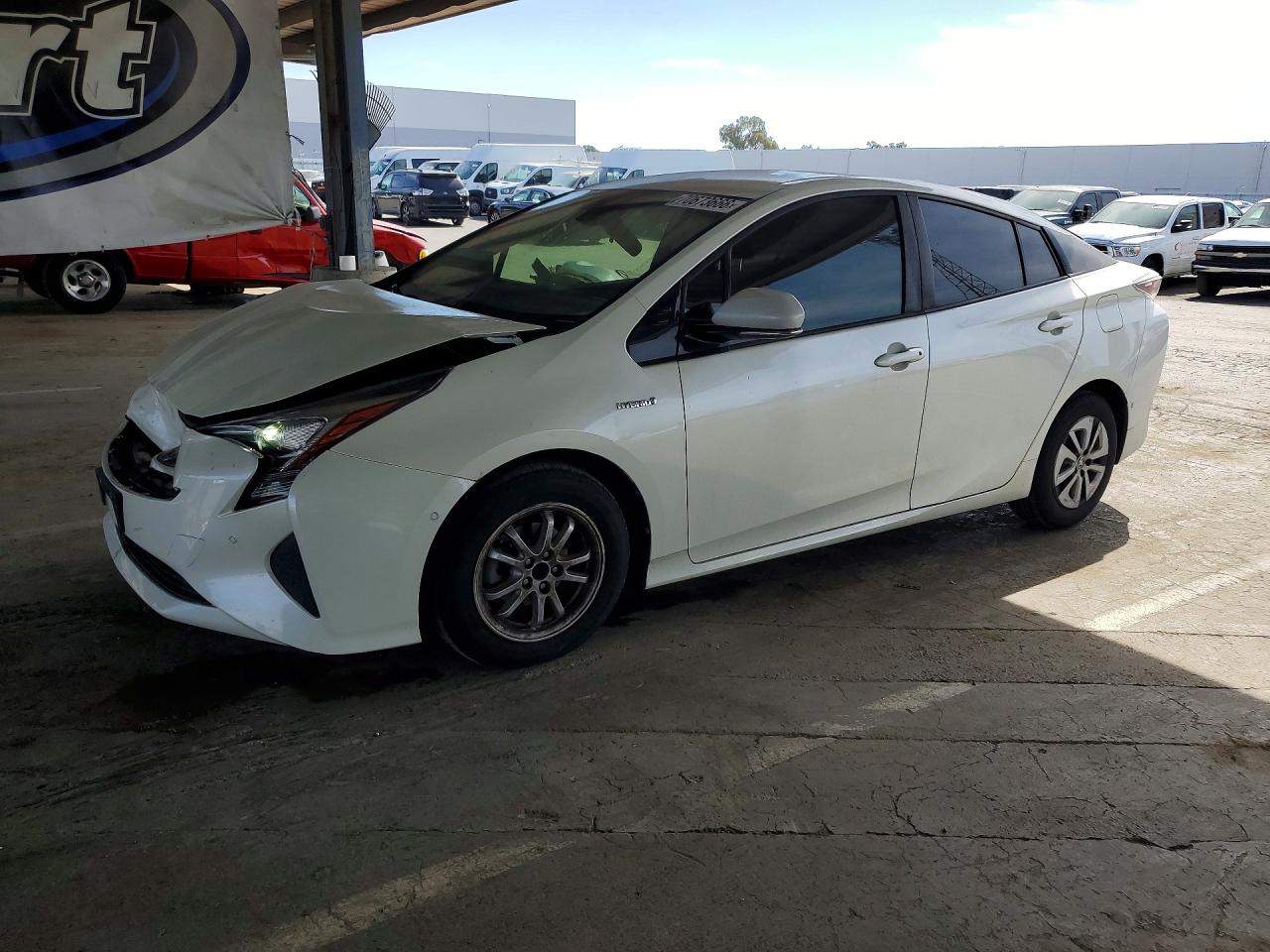 2018 TOYOTA PRIUS — Front 3/4