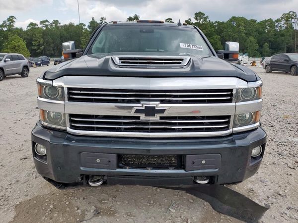 2017 CHEVROLET SILVERADO High Country