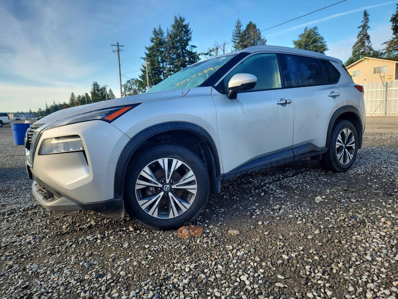 2021 NISSAN ROGUE SV — Front 3/4