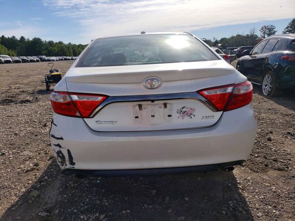 2015 TOYOTA CAMRY — DIRR