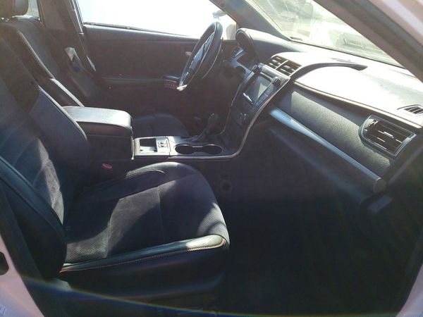 2015 TOYOTA CAMRY — DENT