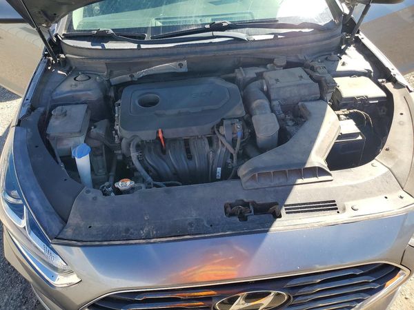 2019 HYUNDAI SONATA Eco Turbo, SE — Engine bay