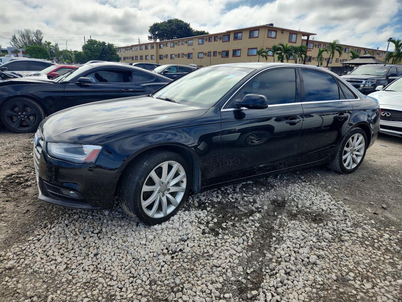 2013 AUDI A4 quattro Premium Plus — Front 3/4