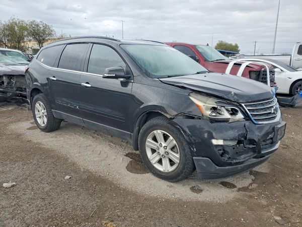 2013 CHEVROLET TRAVERSE 1LT — Passenger 3/4