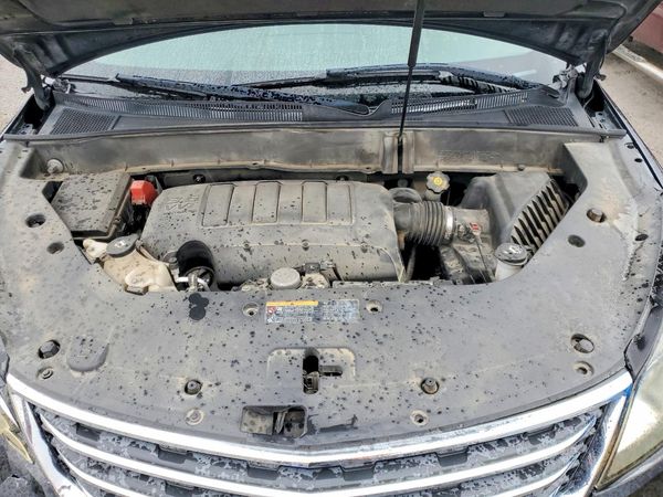 2013 CHEVROLET TRAVERSE 1LT — Engine bay