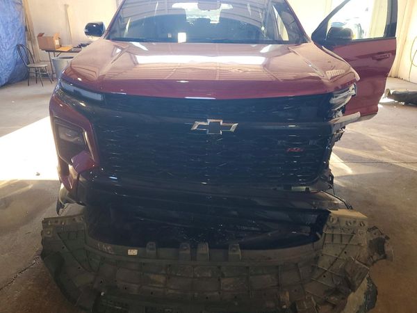 2024 CHEVROLET TRAVERSE RS — Engine bay