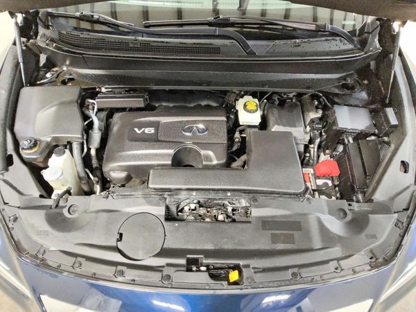 2019 INFINITI QX60 — Engine bay