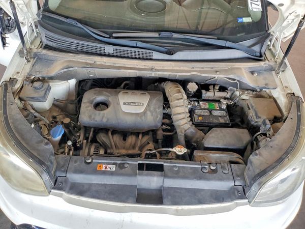 2018 KIA SOUL Exclaim — Engine bay