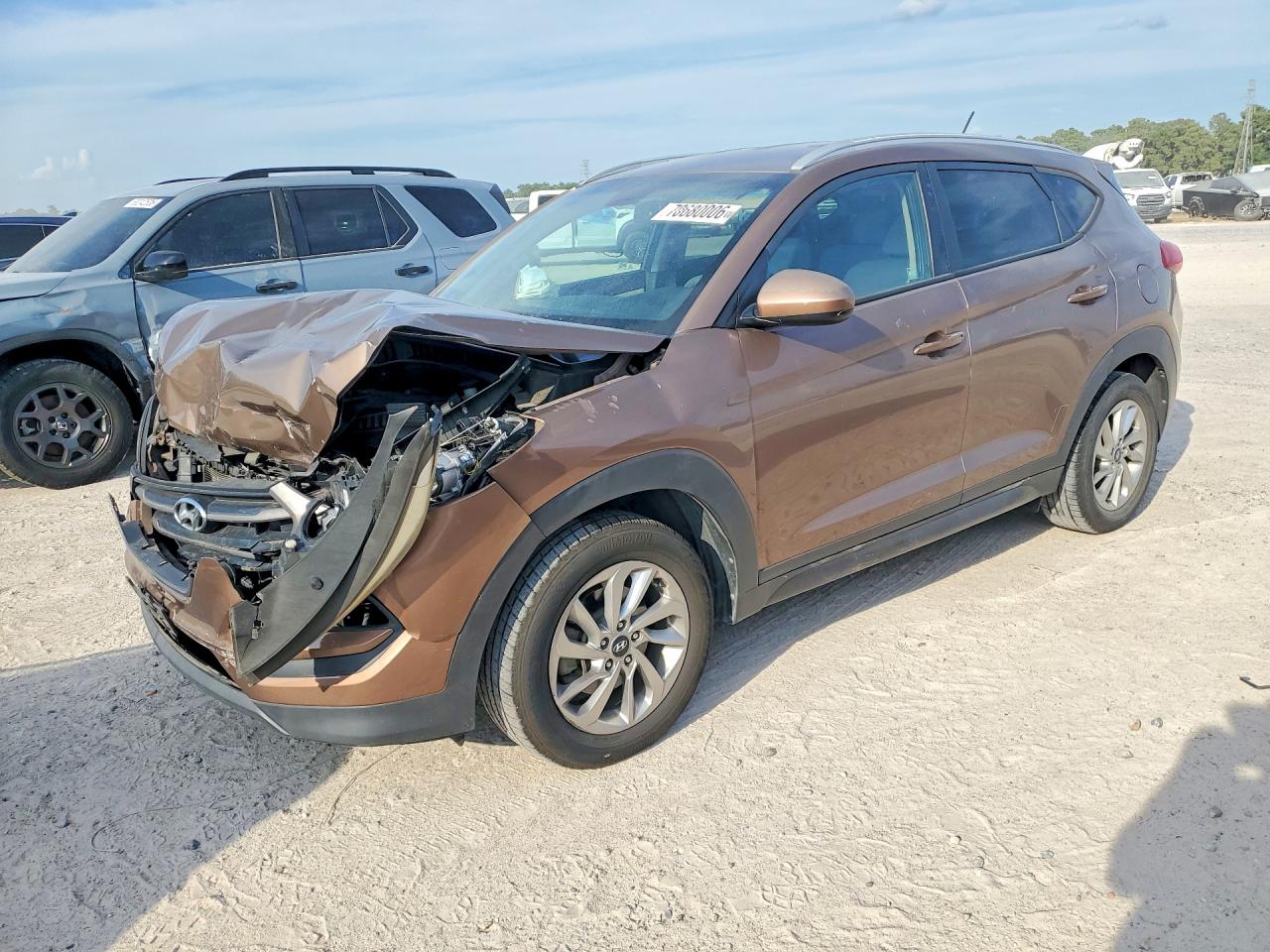 2016 HYUNDAI TUCSON — Front 3/4