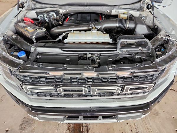 2023 FORD F150 SuperCrew-Raptor — Engine bay