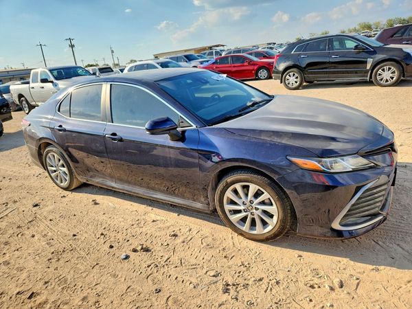 2022 TOYOTA CAMRY LE — Passenger 3/4