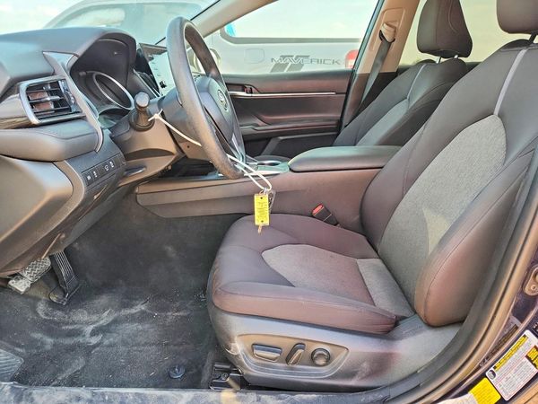 2022 TOYOTA CAMRY LE — DENT
