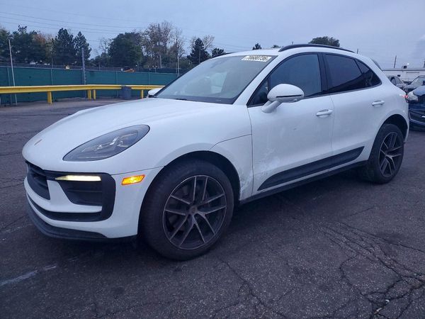 2023 PORSCHE MACAN — DSFA — Front 3/4