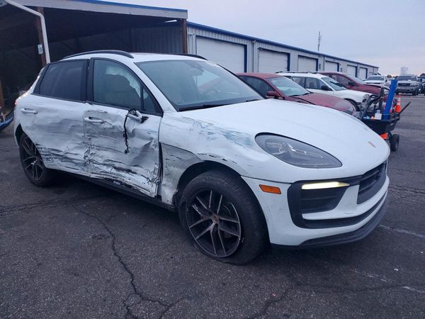 2023 PORSCHE MACAN Macan / Macan T — Passenger 3/4
