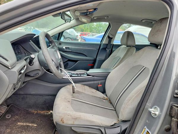 2021 HYUNDAI SONATA SE — DENT
